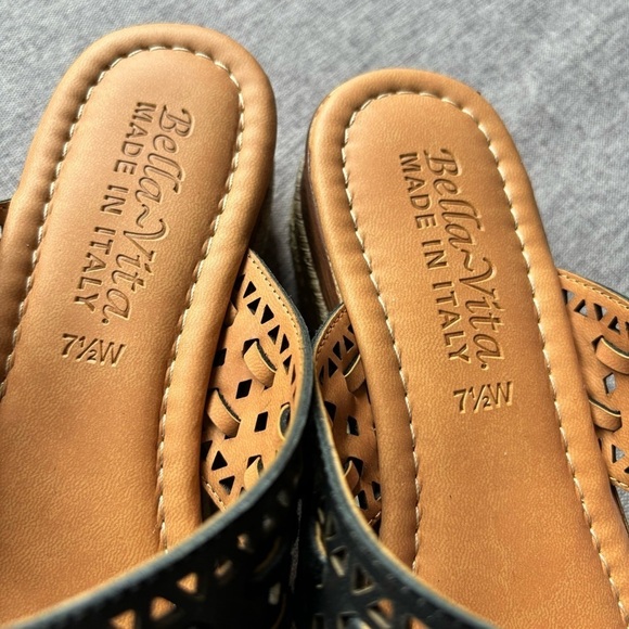 Bella Vita Exa-Italy Wedge Sandal, Black Leather, 7.5 Wide - Picture 8 of 9